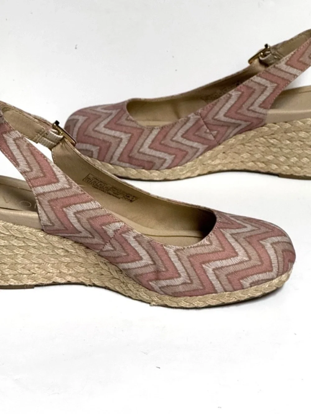 Vionic Coralina Chevron Pink Womens 7.5W Wide Espadrilles Wedge Comfort Heels
